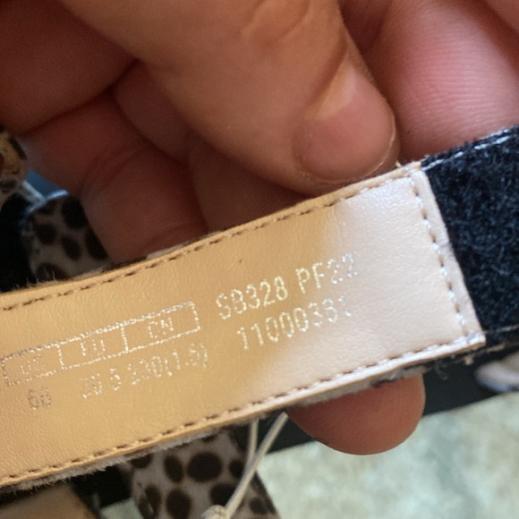 Stuart Weitzman sandals - Picture 17 of 17